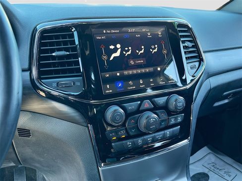 Certified 2020 Jeep Grand Cherokee Laredo w/ Laredo X Package image 16