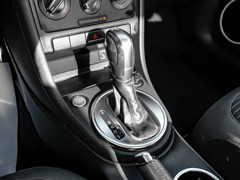 Used 2014 Volkswagen Beetle R-Line FWD image 18