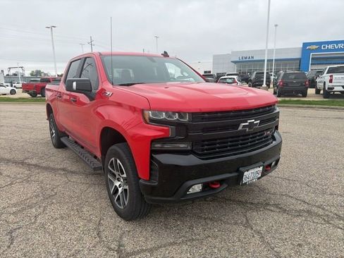 Used 2019 Chevrolet Silverado 1500 LT Trail Boss AWD/4WD image 2