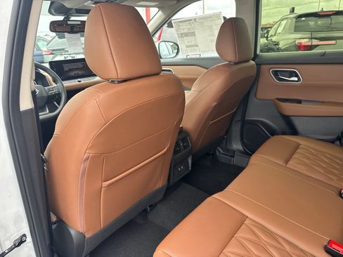 Used 2026 Nissan Rogue Platinum AWD/4WD image 17