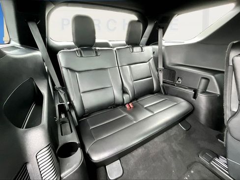 Used 2020 Ford Explorer Limited image 28