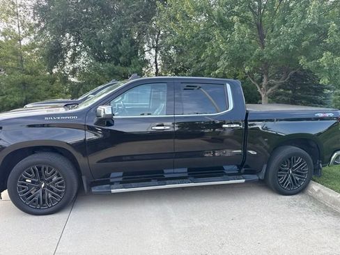 Used 2020 Chevrolet Silverado 1500 LTZ w/ LTZ Plus Package AWD/4WD image 2
