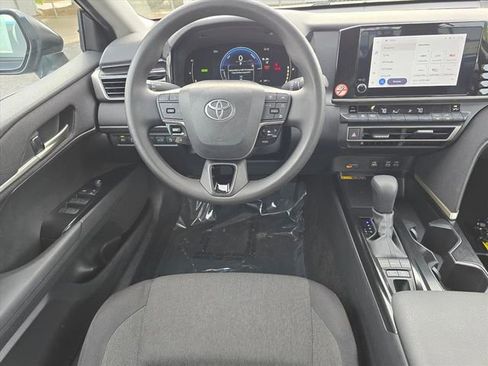 Used 2025 Toyota Camry LE image 21