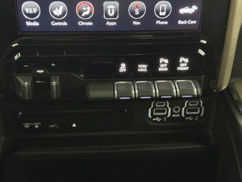 Used 2019 RAM 2500 Laramie w/ Night Edition AWD/4WD image 20