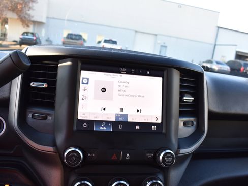 Used 2024 RAM 2500 Tradesman w/ Chrome Appearance Group image 17