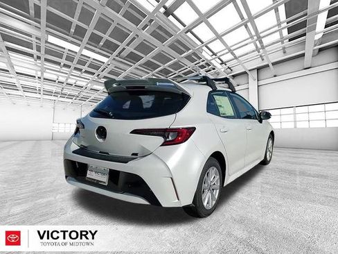 Used 2026 Toyota Corolla SE image 3