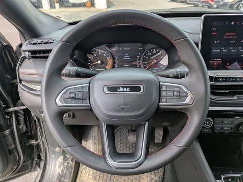 Used 2024 Jeep Compass Trailhawk AWD/4WD image 9
