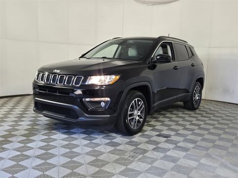 Used 2018 Jeep Compass Latitude image 4