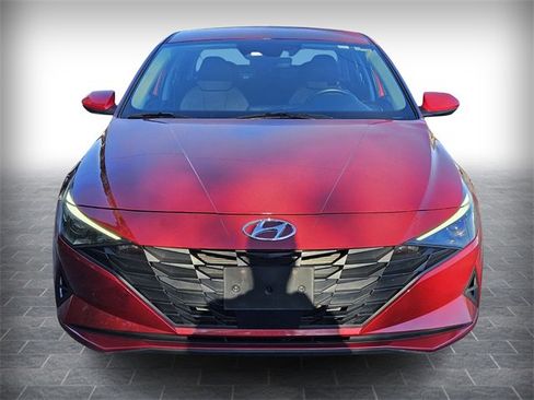 Used 2023 Hyundai Elantra SEL w/ Convenience Package image 2