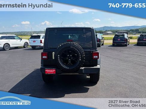 Used 2022 Jeep Wrangler Unlimited Sport AWD/4WD image 9