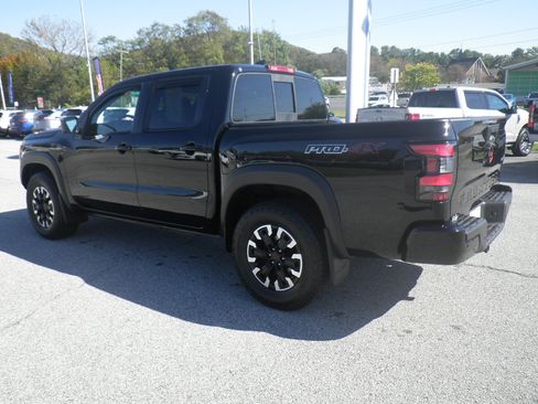 Used 2022 Nissan Frontier PRO-4X image 3
