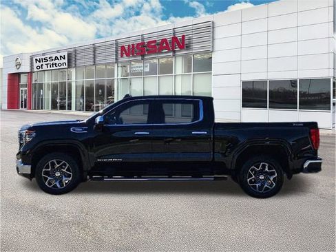 Used 2022 GMC Sierra 1500 SLT w/ SLT Premium Plus Package image 3