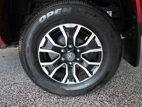 Used 2021 Toyota Tacoma TRD Sport AWD/4WD image 28