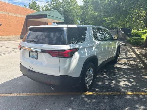 Used 2023 Chevrolet Traverse LS FWD image 6
