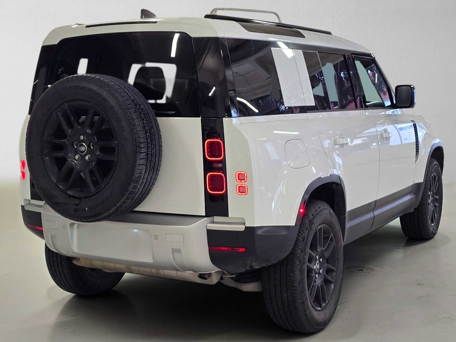 Used 2025 Land Rover Defender 110 S AWD/4WD image 6