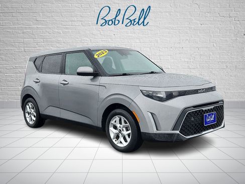 Used 2023 Kia Soul S FWD image 1