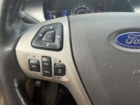 Used 2014 Ford Taurus SEL w/ Equipment Group 201A AWD/4WD image 22