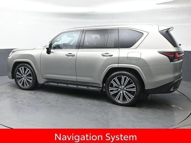 Used 2023 Lexus LX 600 4WD w/ Luxury Package image 4