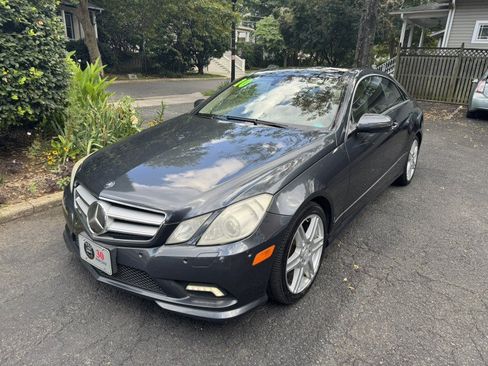 Used 2010 Mercedes-Benz E 550 Coupe image 3