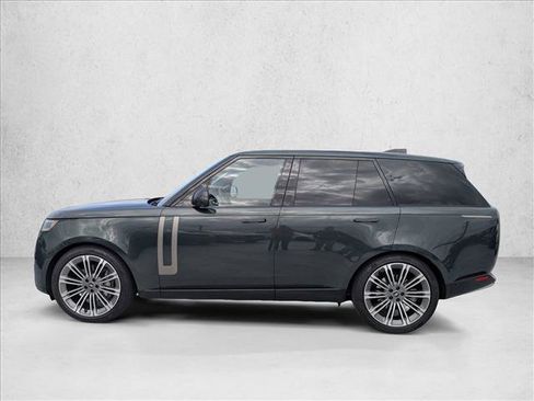 Used 2025 Land Rover Range Rover SE AWD/4WD image 8