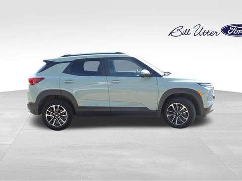 Used 2025 Chevrolet TrailBlazer LT image 4