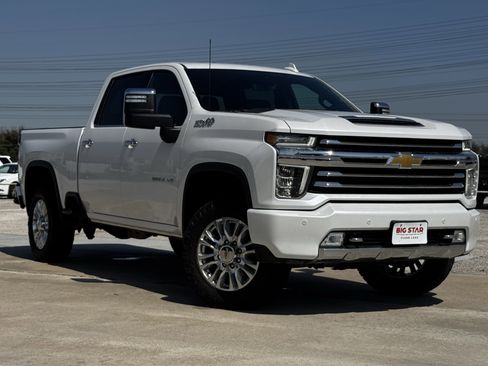Used 2023 Chevrolet Silverado 2500 High Country image 2