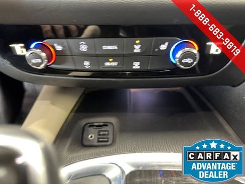 Certified 2021 Buick Enclave Essence w/ LPO, Luxury Package image 17