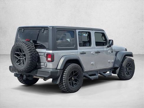 Used 2018 Jeep Wrangler Unlimited Sport S AWD/4WD image 5