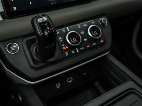 Used 2022 Land Rover Defender 110 S image 26