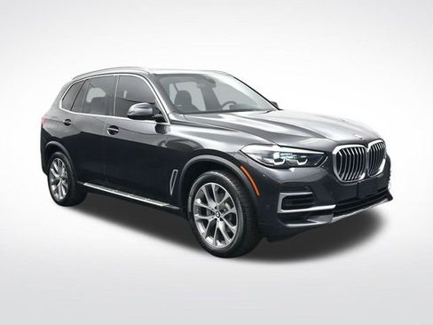 Used 2023 BMW X5 xDrive40i w/ Premium Package image 2