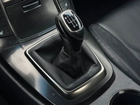 Used 2014 Hyundai Genesis 3.8 RWD image 13