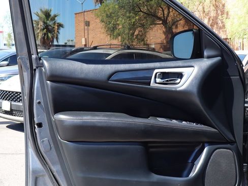 Used 2020 Nissan Pathfinder S FWD image 39