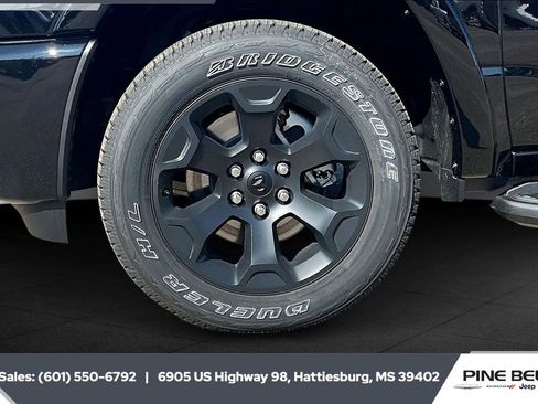 New 2026 RAM 1500 4x4 Crew Cab image 11