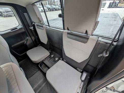 Used 2022 Toyota Tacoma SR image 17