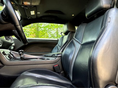 Used 2018 Dodge Challenger SXT Plus image 9