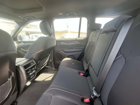 New 2025 Jeep Grand Cherokee Laredo X w/ Luxury Tech Group I image 11