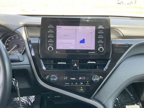 Used 2024 Toyota Camry SE image 21