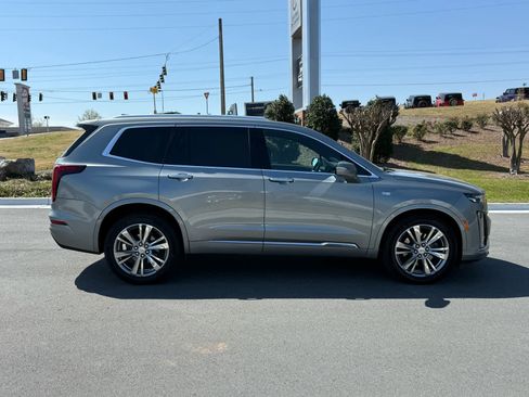 Used 2024 Cadillac XT6 Premium Luxury image 6