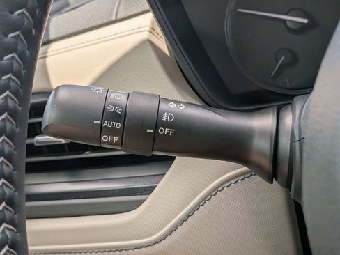 Used 2026 Subaru Forester Premium AWD/4WD image 32