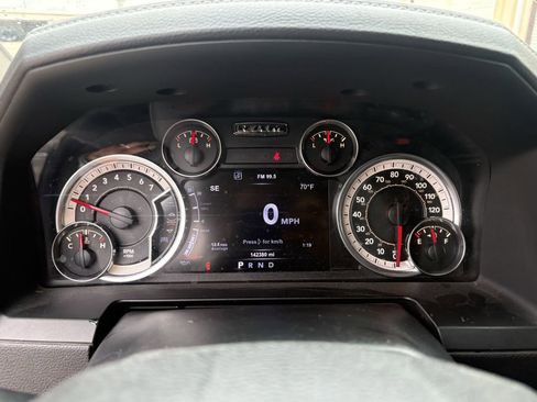 Used 2017 RAM 1500 Laramie RWD image 18