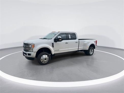 Certified 2017 Ford F450 Platinum w/ Platinum Ultimate Package image 3