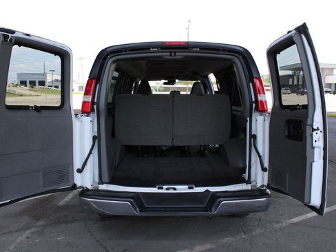 Used 2020 Chevrolet Express 3500 LT w/ LT Preferred Equipment Group RWD image 7