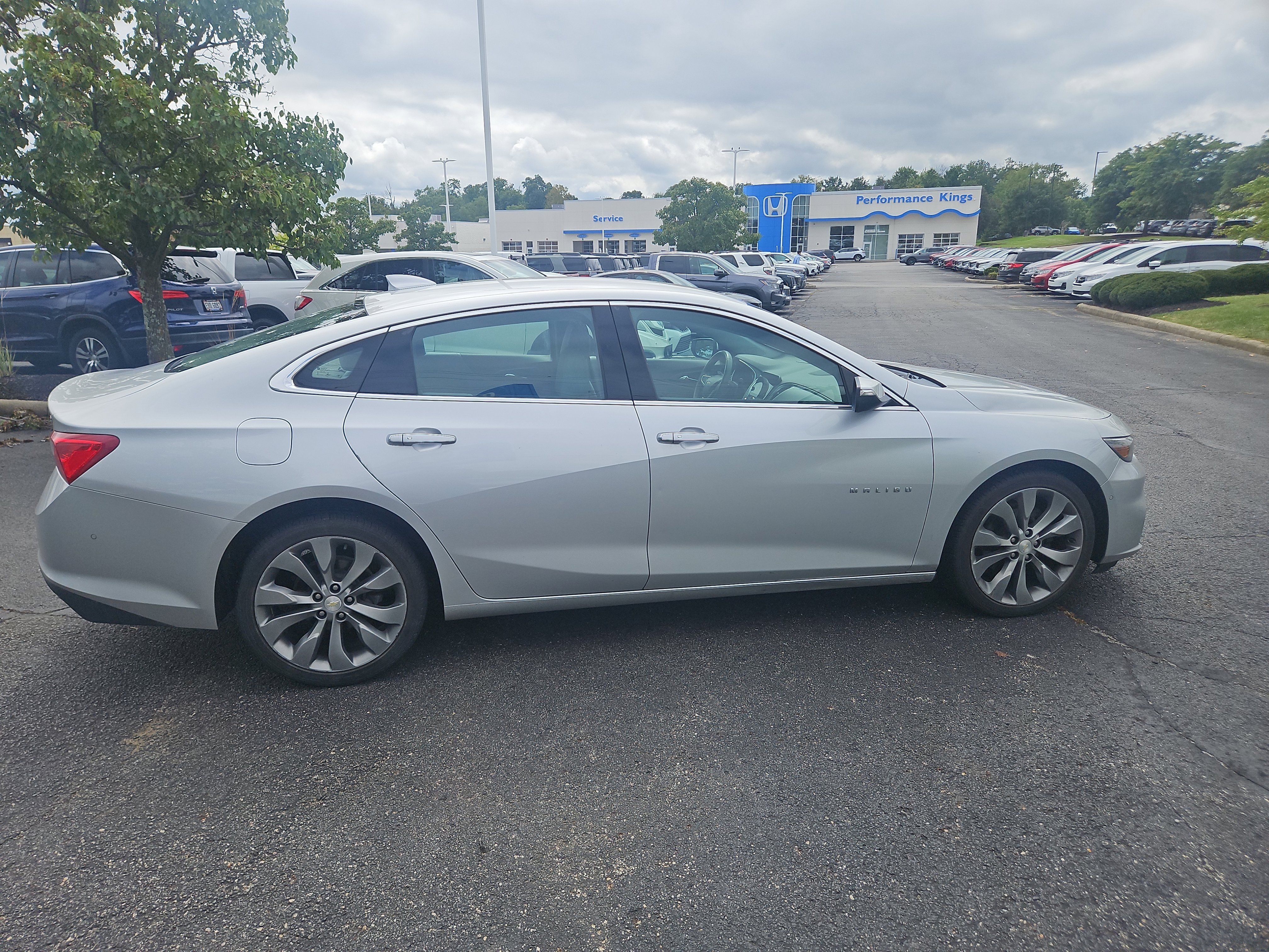 Used 2016 Chevrolet Malibu Premier w/ Driver Confidence Package II FWD image 14