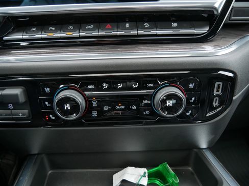 Used 2023 Chevrolet Silverado 1500 LTZ image 23