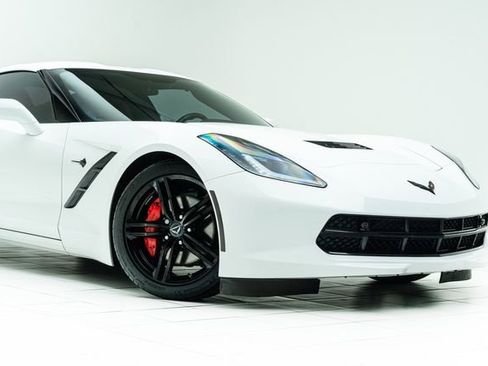 Used 2016 Chevrolet Corvette Stingray Coupe w/ 2LT Preferred Equipment Group RWD image 4
