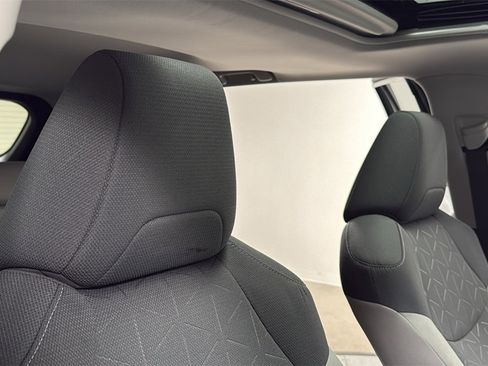 Used 2025 Toyota RAV4 XLE w/ Convenience Package image 19