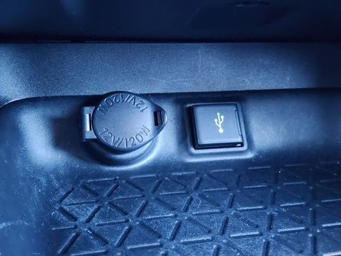 Used 2022 Toyota RAV4 LE image 23