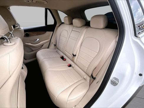 Used 2018 Mercedes-Benz GLC 300 image 19