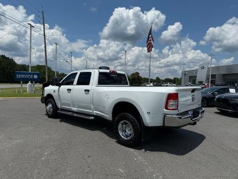 Used 2024 RAM 3500 Tradesman w/ Chrome Appearance Group AWD/4WD image 4