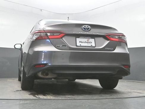 Used 2021 Toyota Camry LE image 34